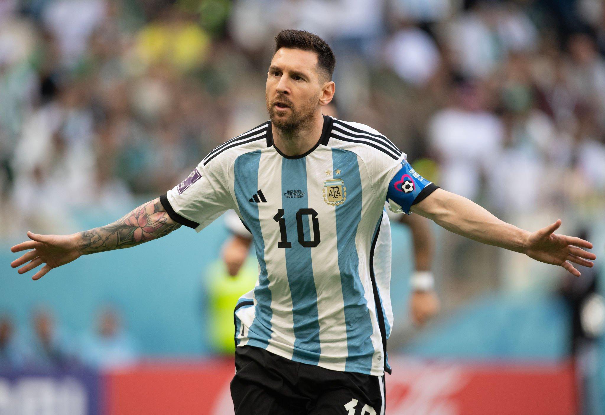 Messi in Kolkata Chaos: Angry Fans Vandalise Salt Lake Stadium, Organiser Detained, CM Orders Probe