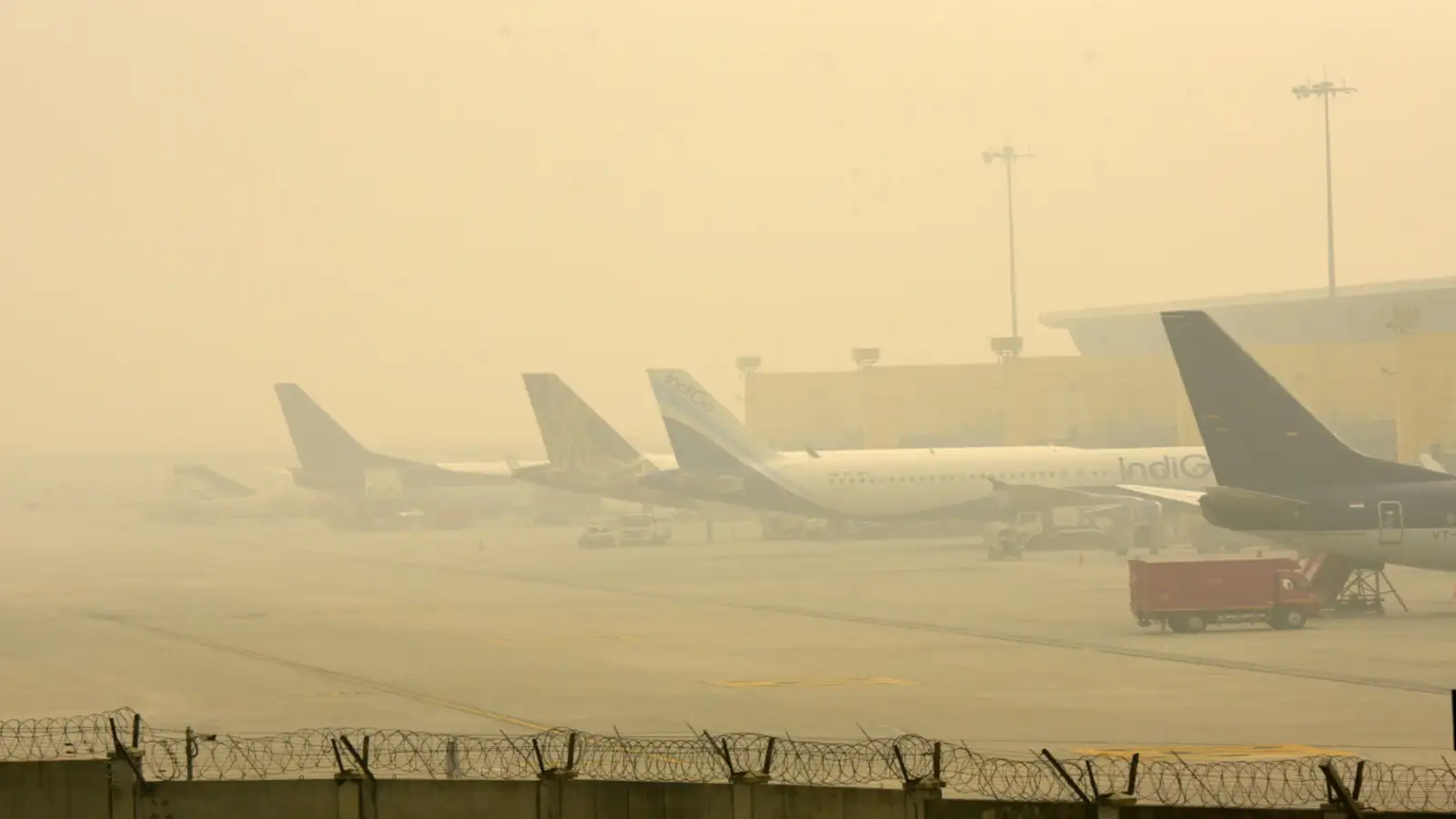 Delhi Smog Chaos: 61 Flights Cancelled, Over 400 Delayed as Messi’s Plans Also Affected