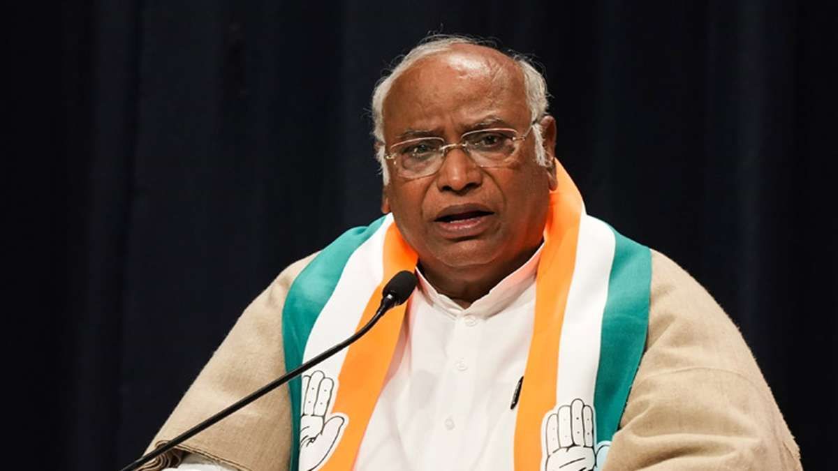 Mallikarjun Kharge Calls for Nationwide Campaign Against MGNREGA Repeal