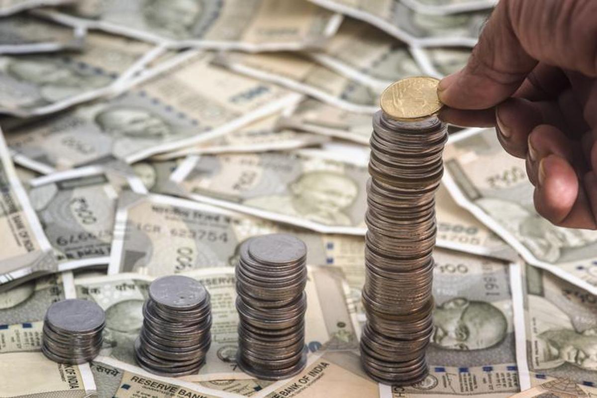 Rupee Rises 12 Paise to 89.51 Against U.S. Dollar in Early Trade